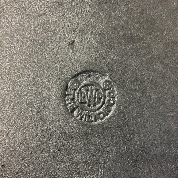 Small Wilton Armetale silver metal dish - Picture 3 of 7